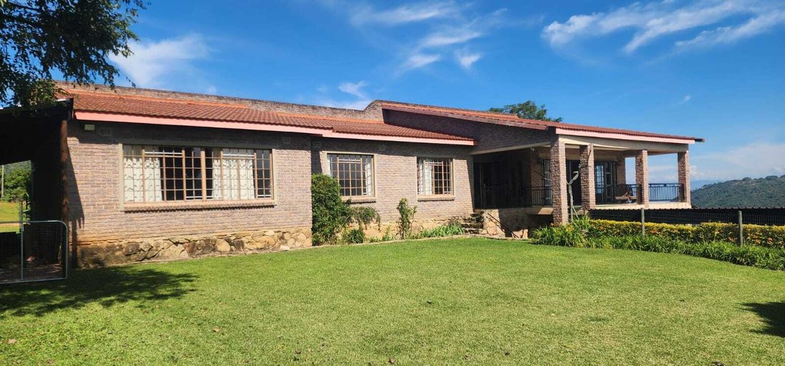 Corps de ferme à Mbombela, Mpumalanga, Afrique du Sud 2 - 18785323