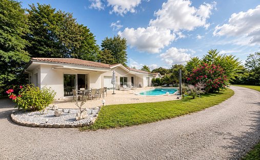 Villa in Seignosse, Nouvelle-Aquitaine, France 1