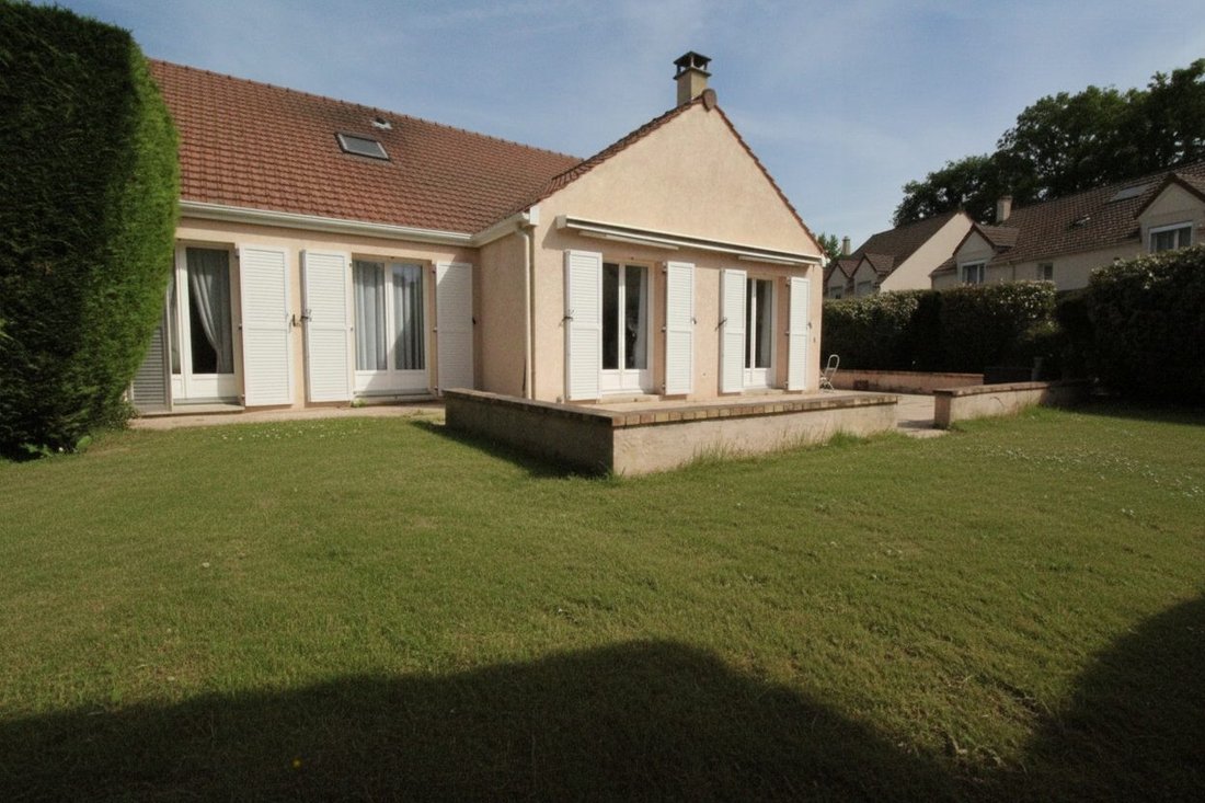 Casa a Le Mesnil-Saint-Denis, Isola di Francia, Francia 2 - 17841146