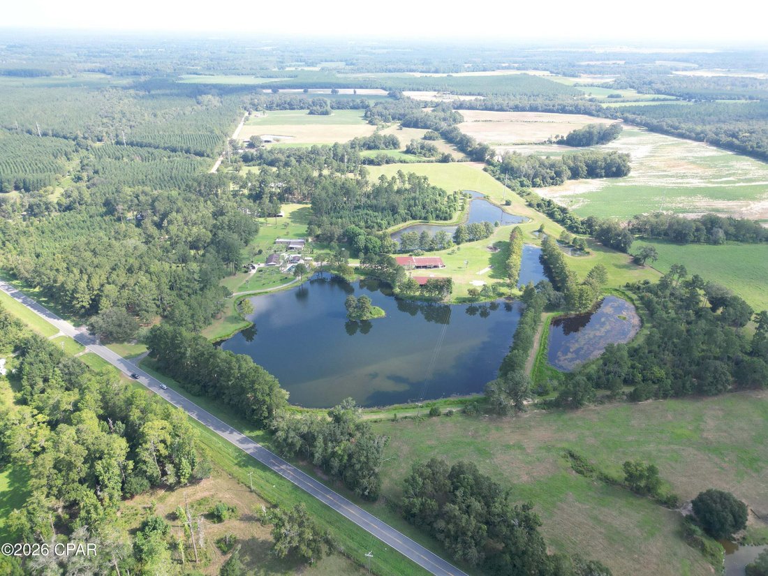 House in Graceville, Florida, United States 4 - 18786007