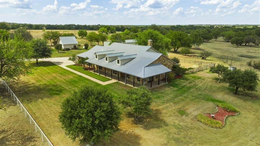 Corps de ferme à Krum, Texas, États-Unis 5 - 18784238
