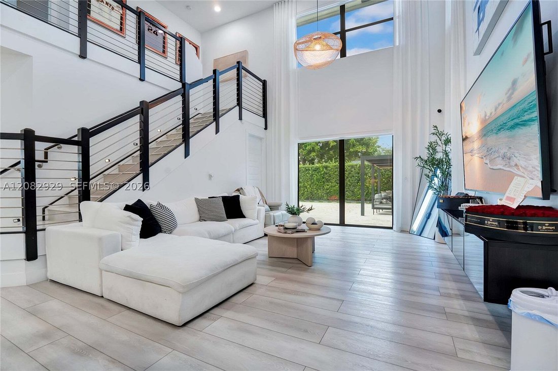 House in Hialeah, Florida, United States 5 - 18786660