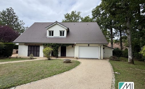 Maison à Les Essarts-le-Roi, Île-de-France, France 1