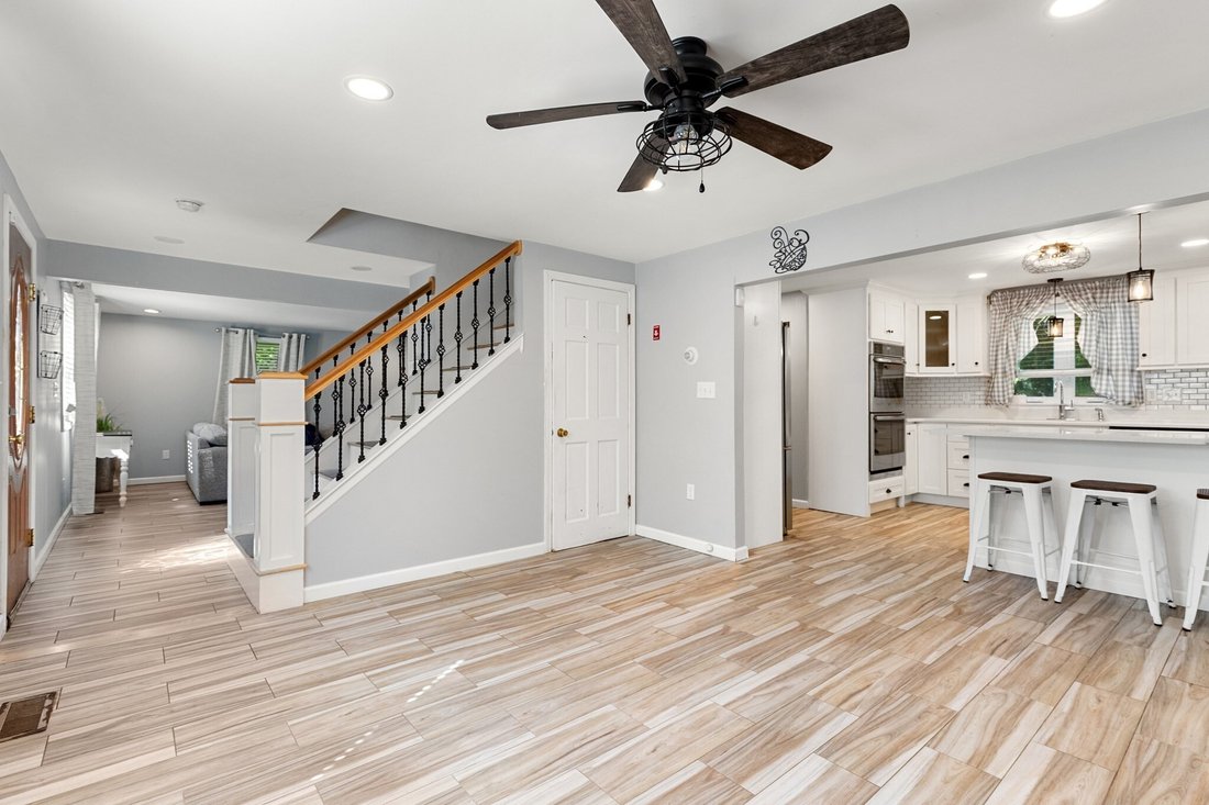 House in Lynn, Massachusetts, United States 5 - 18741313