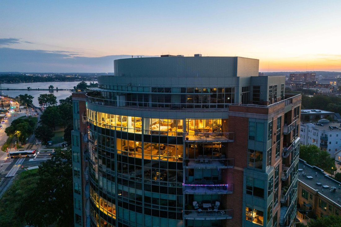 Condo in Madison, Wisconsin, United States 2 - 17807696