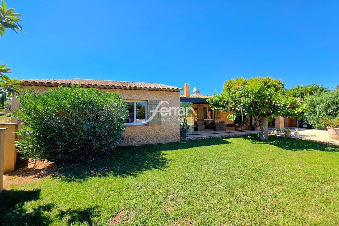 Villa in Salernes, Provence-Alpes-Côte d'Azur, France 2 - 16766915
