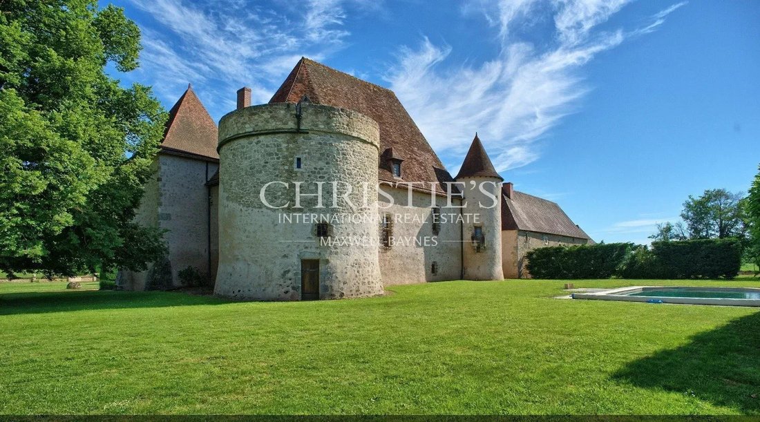 Château à Marche, Vichy, France 3 - 18789821