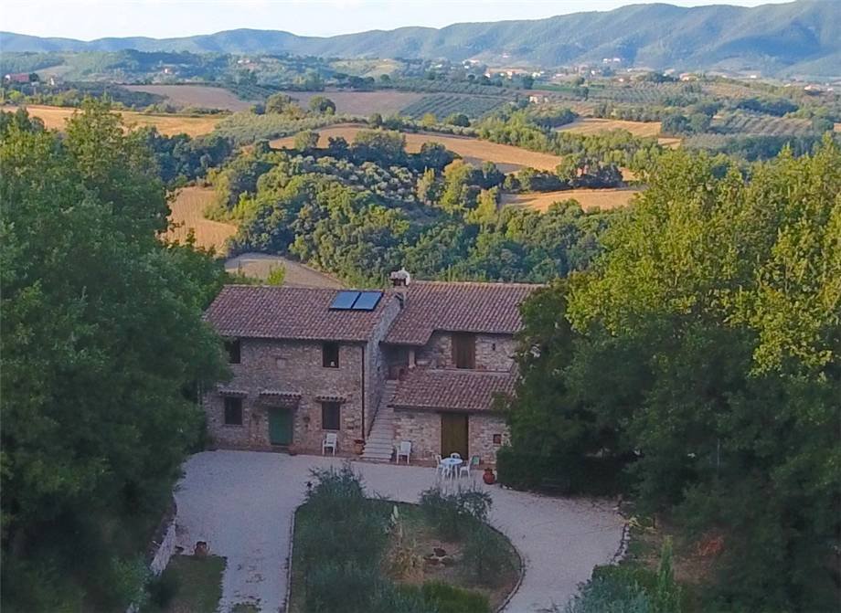 House in Gualdo Cattaneo, Umbria, Italy 1 - 18789618