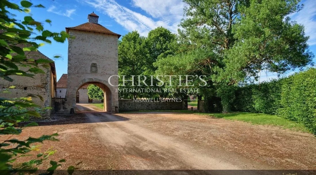 Château à Marche, Vichy, France 2 - 18789821