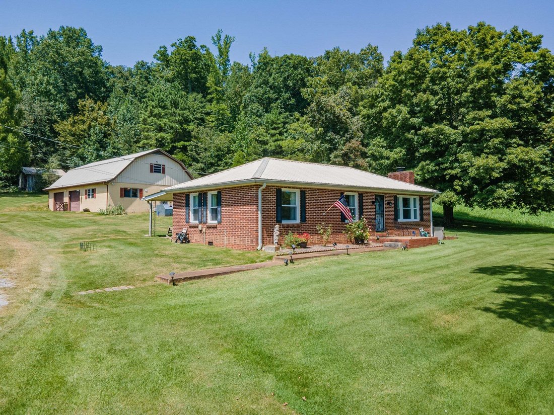 House in Hohenwald, Tennessee, United States 4 - 18790002