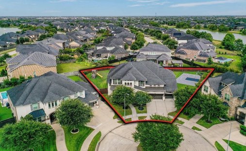 House in Fulshear, Texas, United States 1