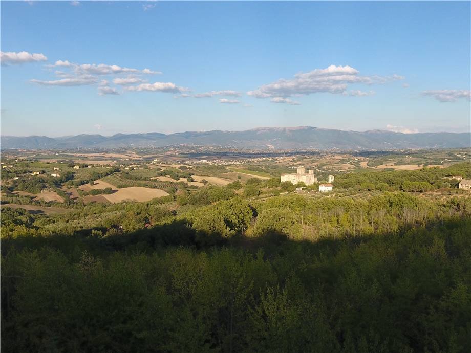 House in Gualdo Cattaneo, Umbria, Italy 2 - 18789618