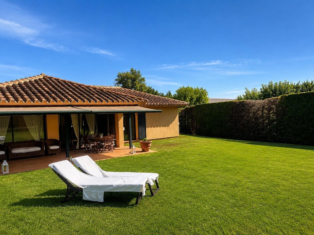 Villa in Navata, Catalonia, Spain 2 - 16100900