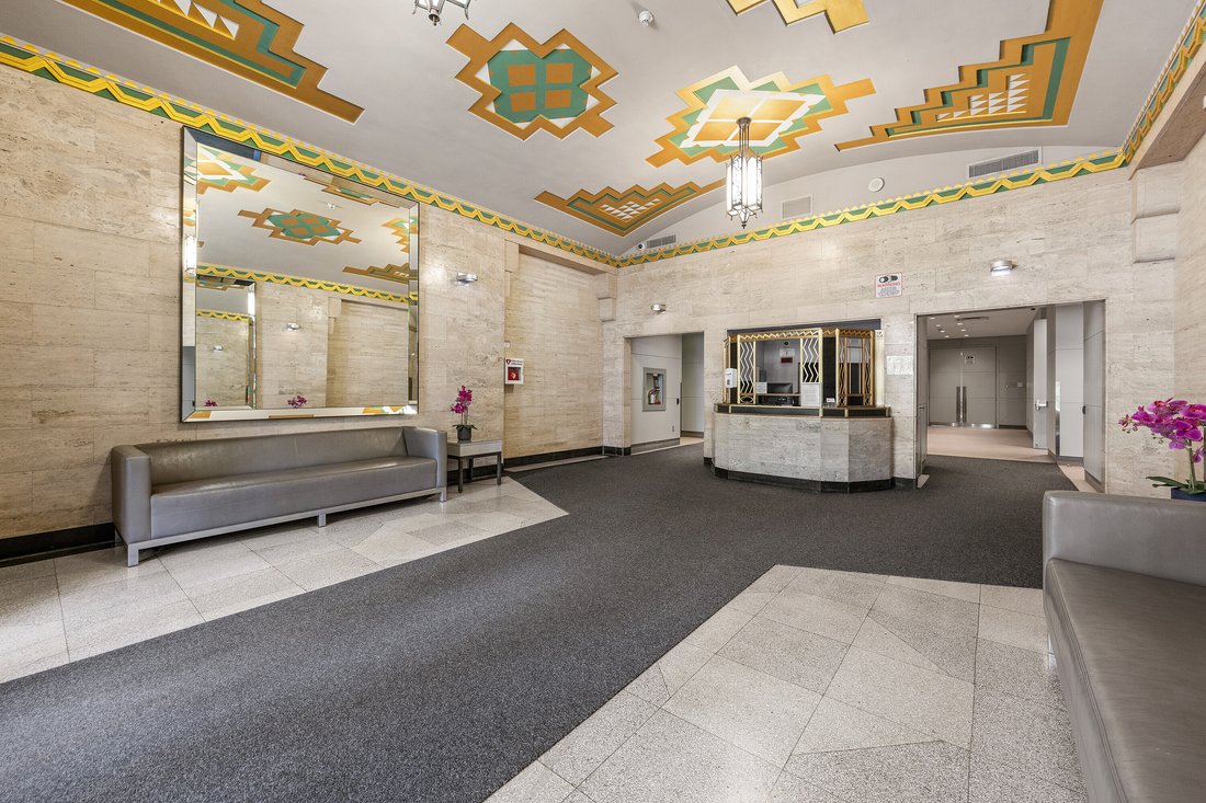 Condo in Toronto, Ontario, Canada 5 - 18003177