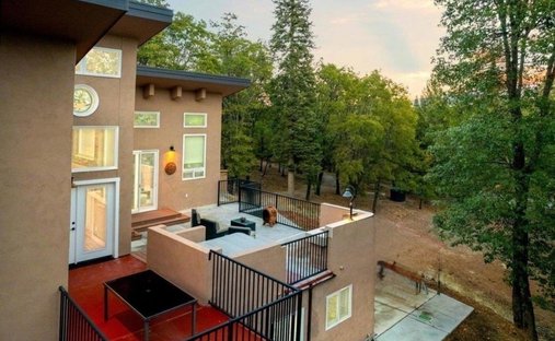 Maison à Weed, Californie, États-Unis 1