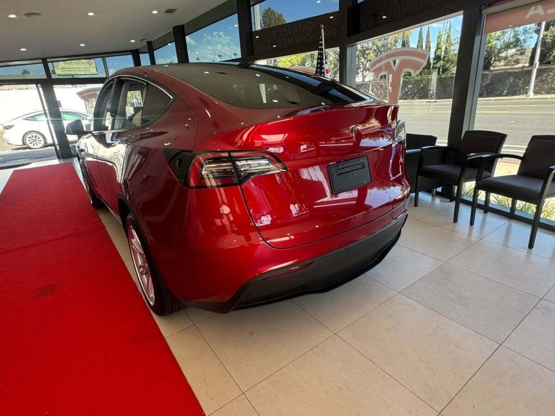 Suv in Newport Beach, CA, United States 5 - 18754916