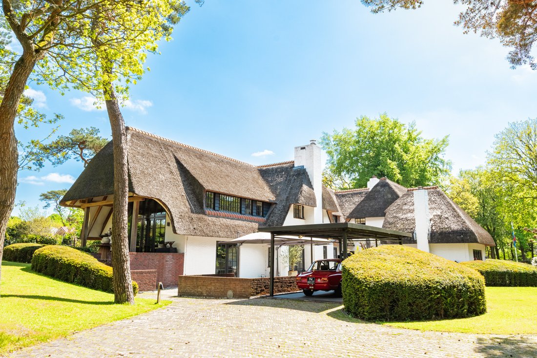 Estate in Bergen, North Holland, Netherlands 2 - 18588097