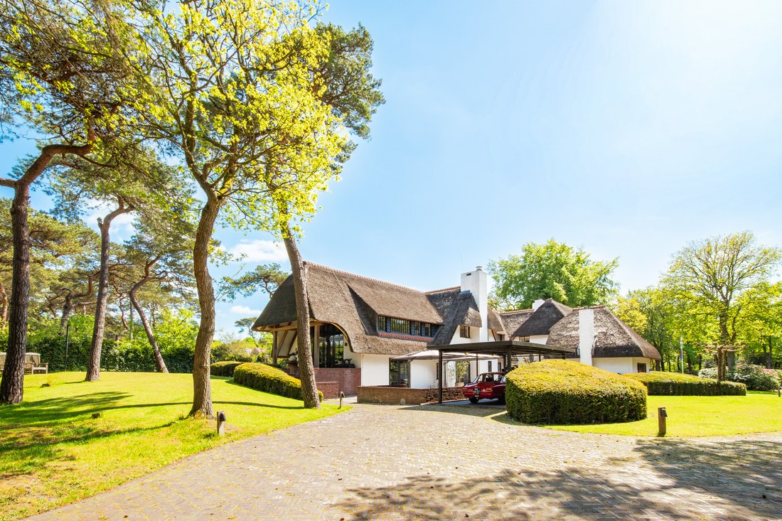 Estate in Bergen, North Holland, Netherlands 1 - 18588097