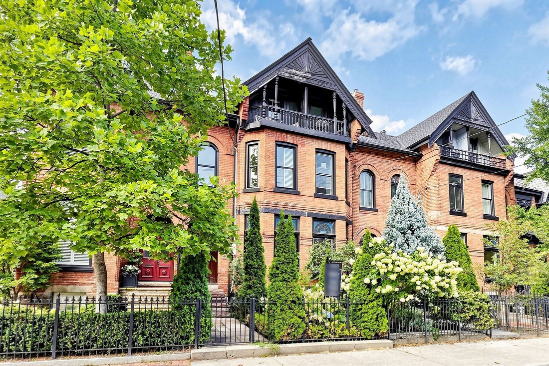 Townhouse in Toronto, Ontario, Canada 3 - 17763749