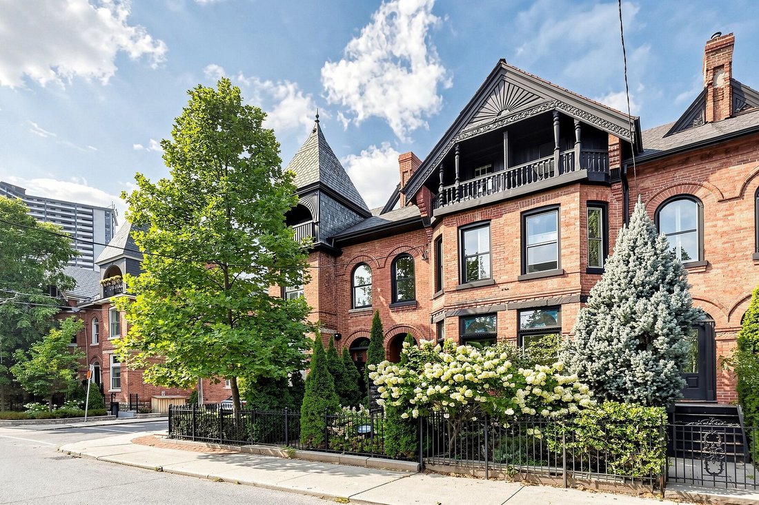 Townhouse in Toronto, Ontario, Canada 4 - 17763749