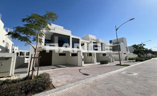 Maison de ville en Damac Hills, Doubaï, Émirats arabes unis 1