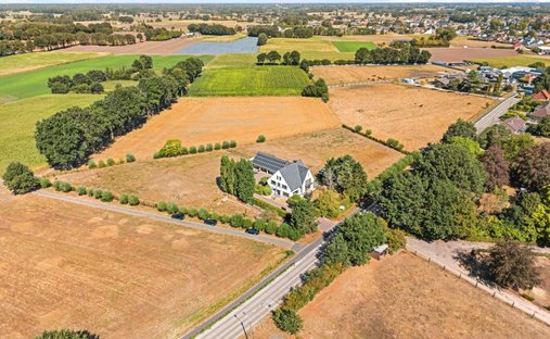 Villa in Heist-op-den-Berg, Flanders, Belgium 1
