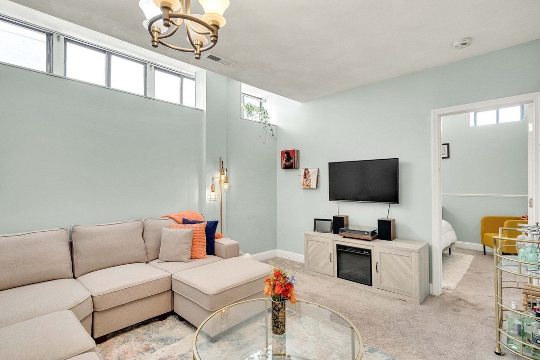 Condo in Boston, Massachusetts, United States 3 - 18643049