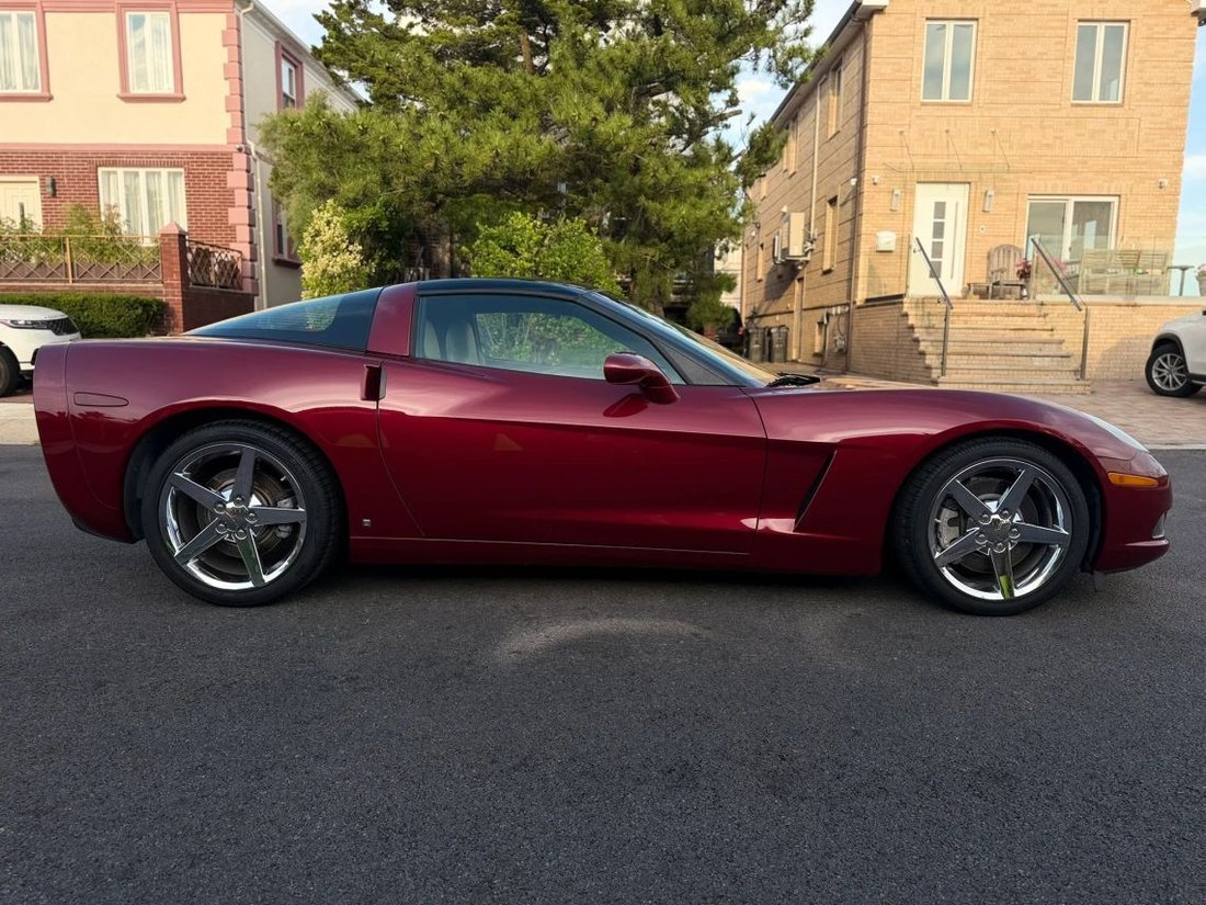 Coupe in Brooklyn, NY, United States 5 - 18791007