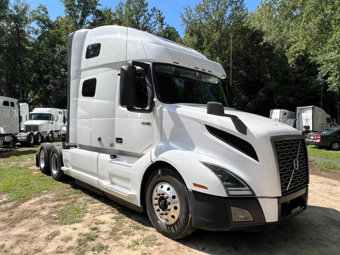 2020 Volvo Commercial VNL VNL 300 Day Cab in Fredericksburg, VA, United States 3 - 18791150