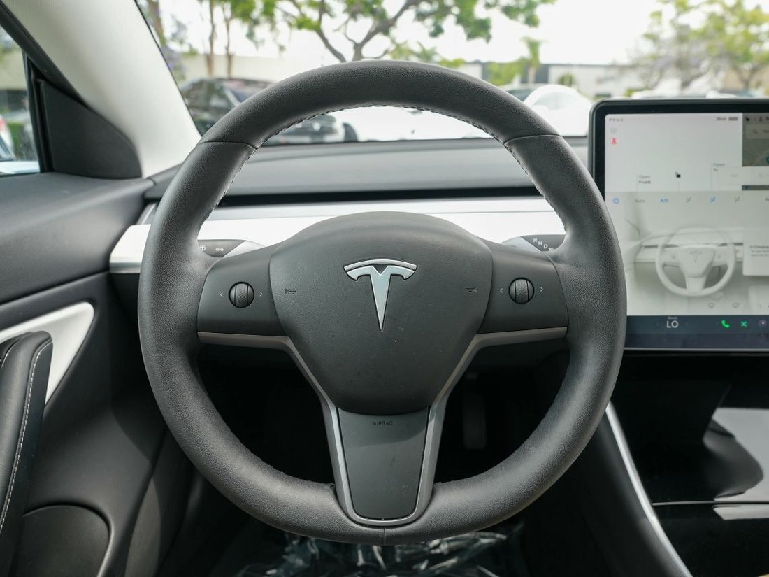 Sedan in Costa Mesa, CA, United States 5 - 18731258