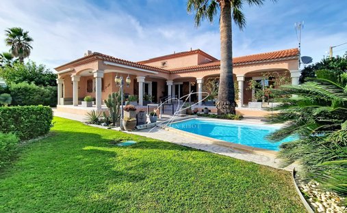 House in Sauvian, Occitania, France 1