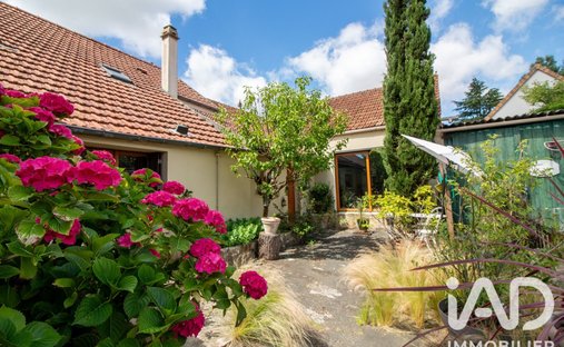 Casa en Saint-Germain-de-la-Grange, Isla de Francia, Francia 1