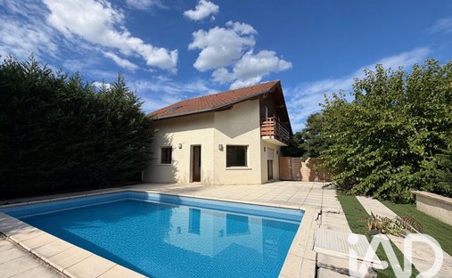 Casa a Usinens, Auvergne-Rodano-Alpi, Francia 1
