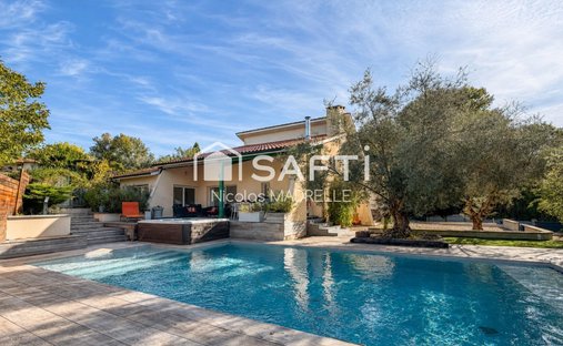 House in La Plaine, Saint-Loubes, France 1