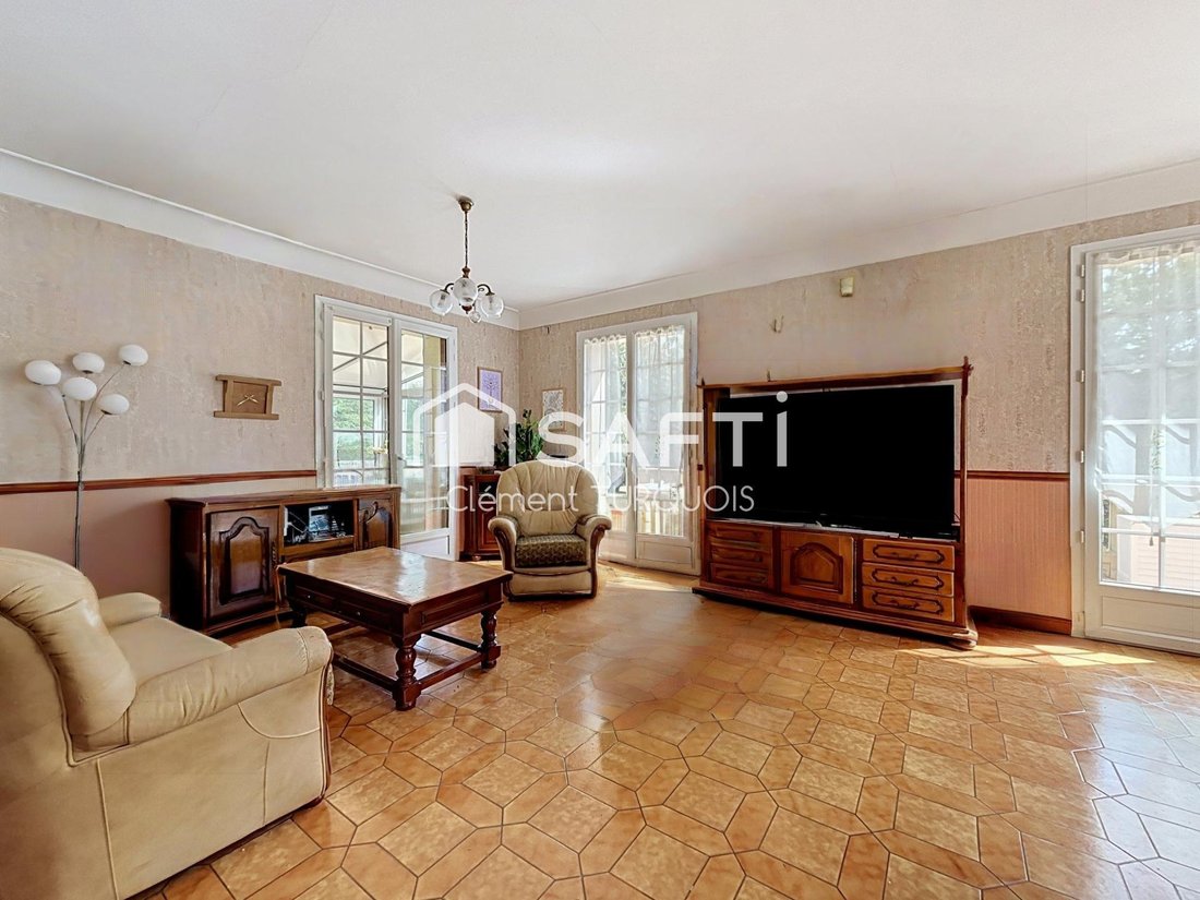 House in Saint-Cyr-sur-Loire, Centre-Val de Loire, France 4 - 18791387