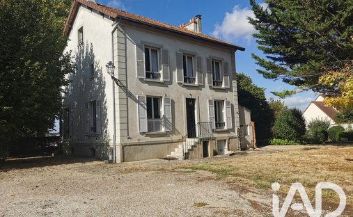 Maison à Leclerc-Centre Ouest, Brie-Comte-Robert, France 1