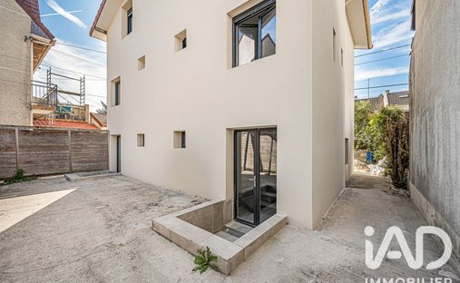 House in Freinville, Sevran, France 1