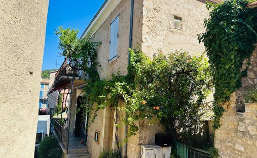 Moustiers-Sainte-Marie, Provenza-Alpes-Costa Azul, Francia 1