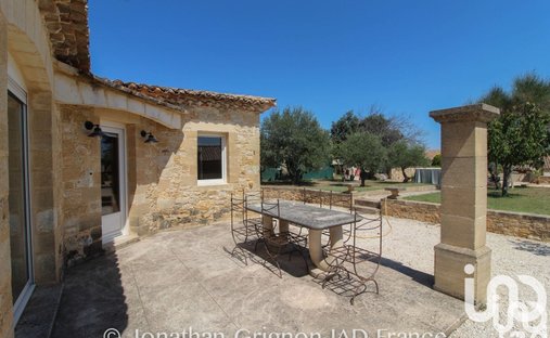 Casa en Distrito de Nimes, Occitania, Francia 1