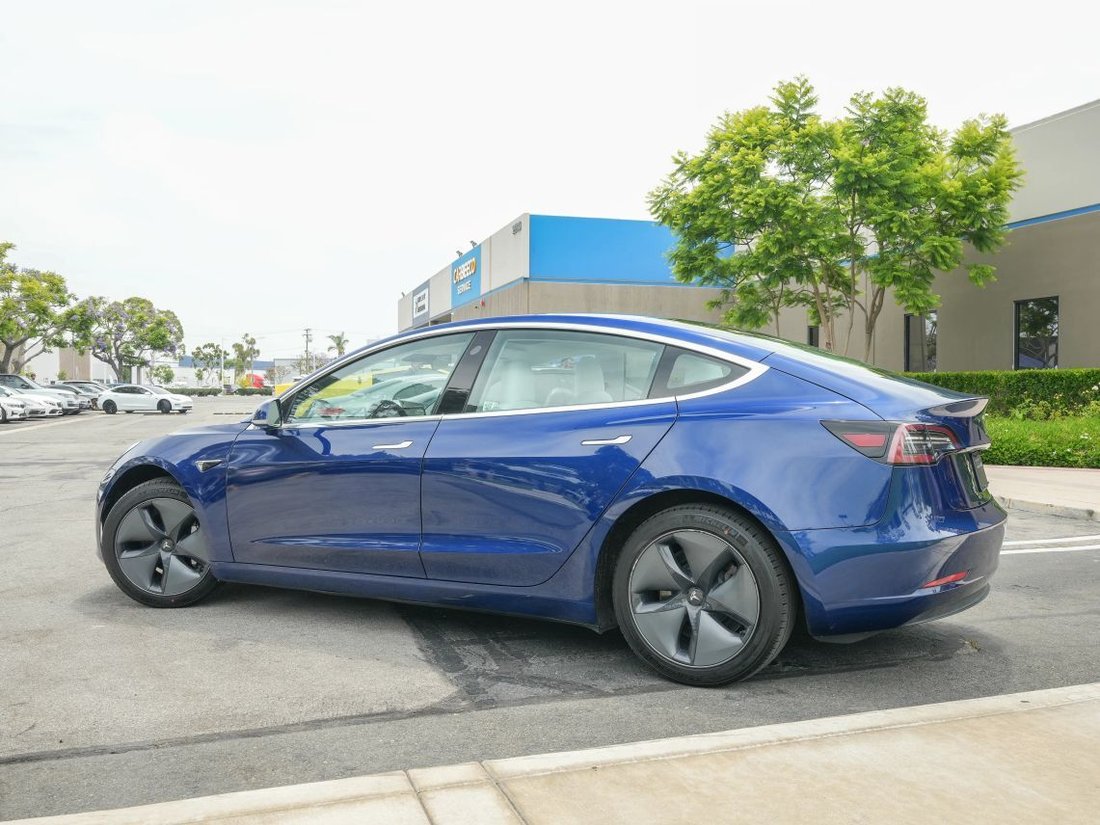 Sedan in Costa Mesa, CA, United States 3 - 18731258