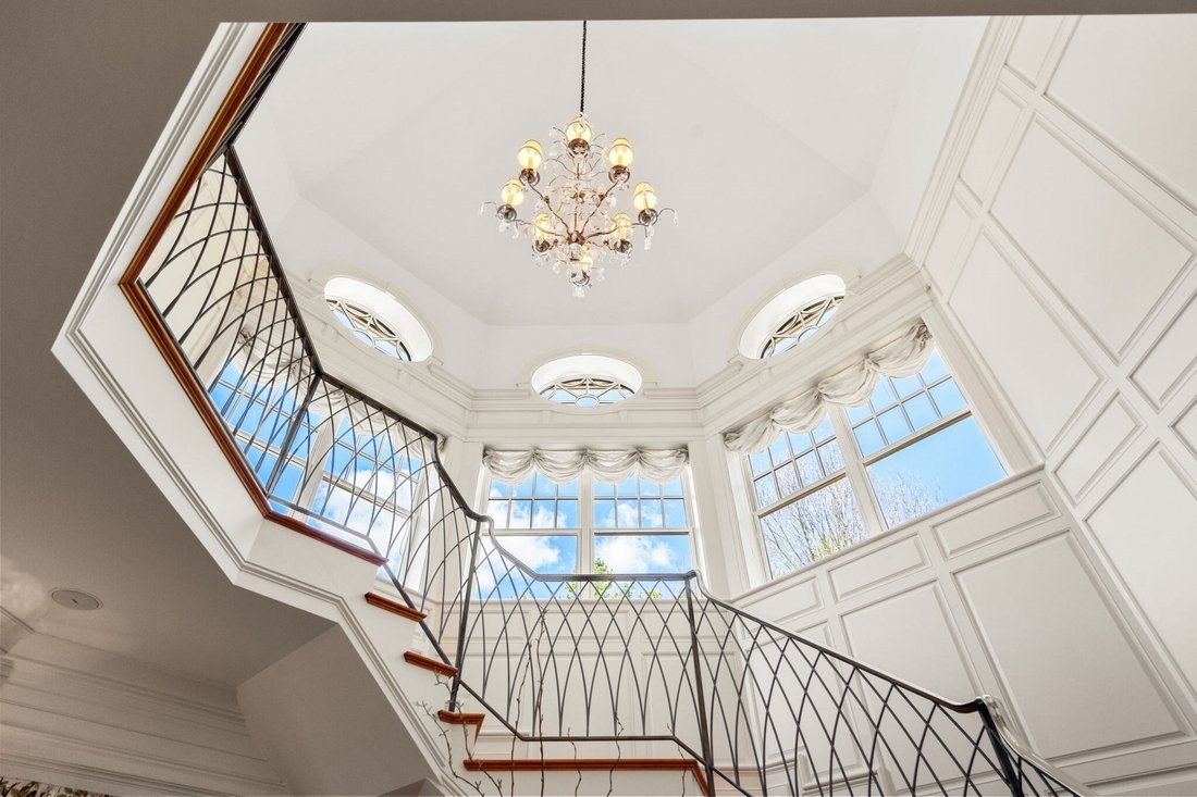House in Beverly, Massachusetts, United States 5 - 15529665