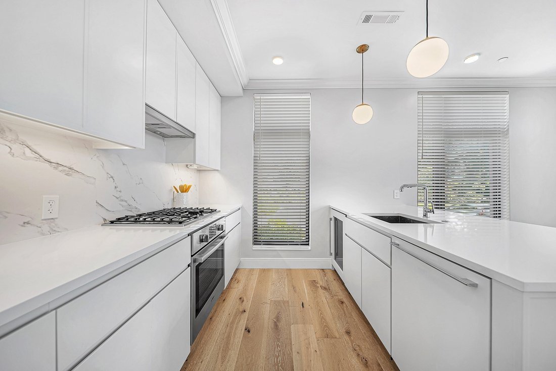 Condo in Boston, Massachusetts, United States 3 - 17611655