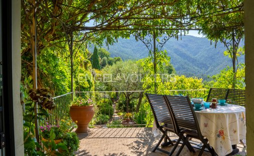 Casa en Castiglione Chiavarese, Liguria, Italia 1