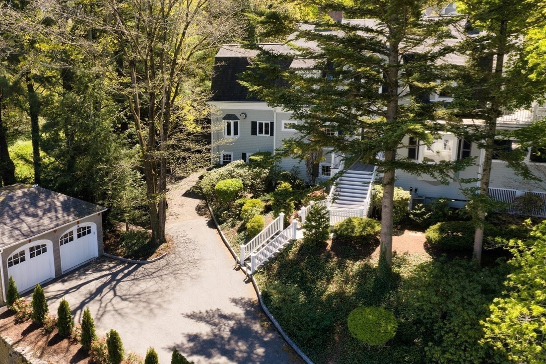 House in Brookline, Massachusetts, United States 2 - 17906327
