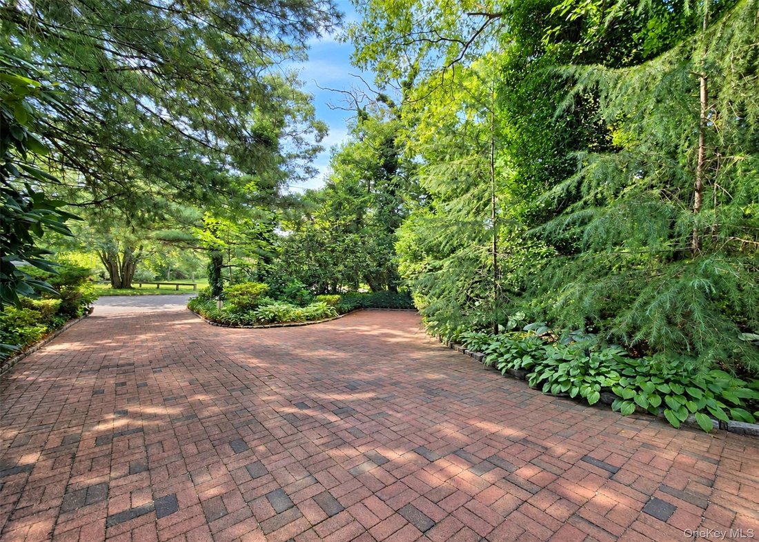 House in Yaphank, New York, United States 3 - 18802546