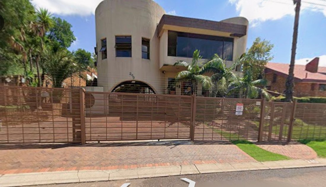 Country House in Sunderland Ridge AH, Gauteng, South Africa 1 - 18801773
