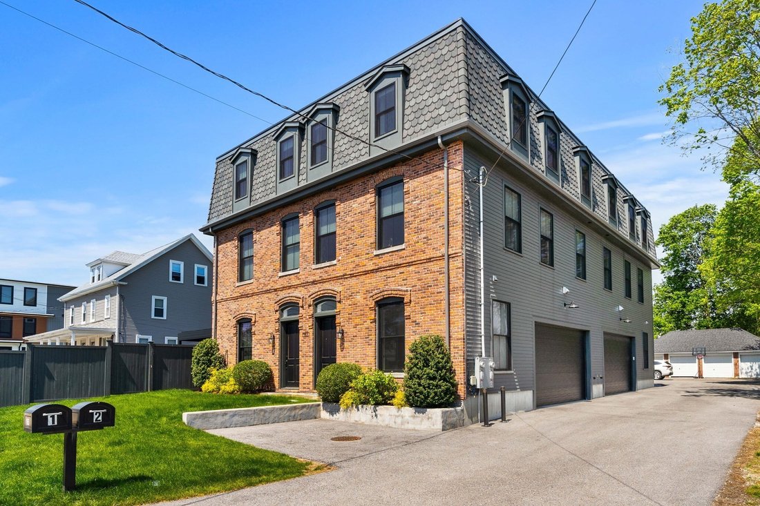 Townhouse in Waltham, Massachusetts, United States 3 - 17917898