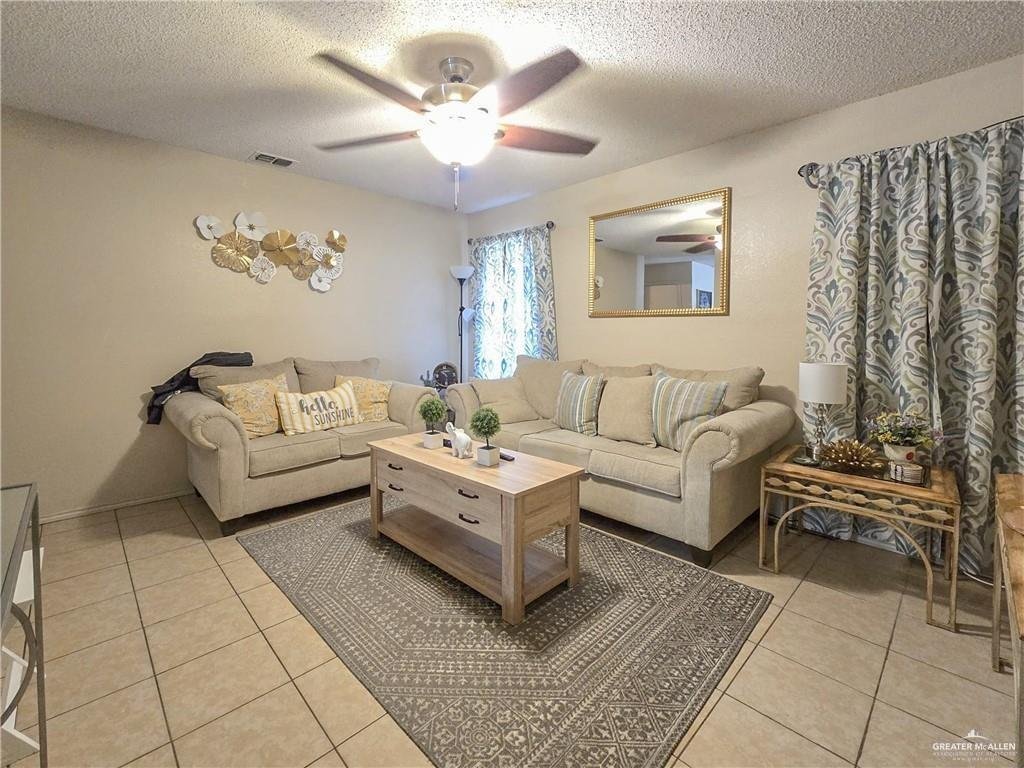 Edinburg, Texas, United States 5 - 18794378