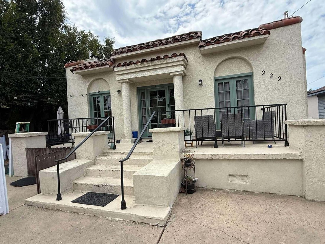 Santa Barbara, California, United States 1 - 18794315