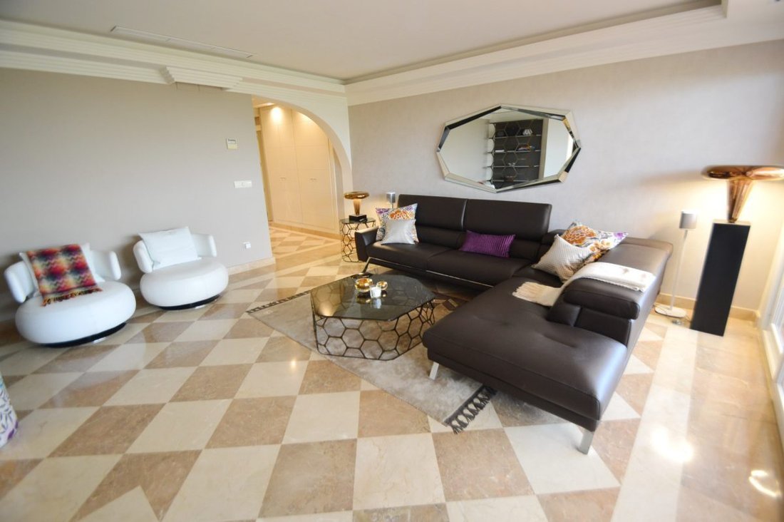 Apartamento en Playa Puerto Banús, Marbella, España 5 - 18804081